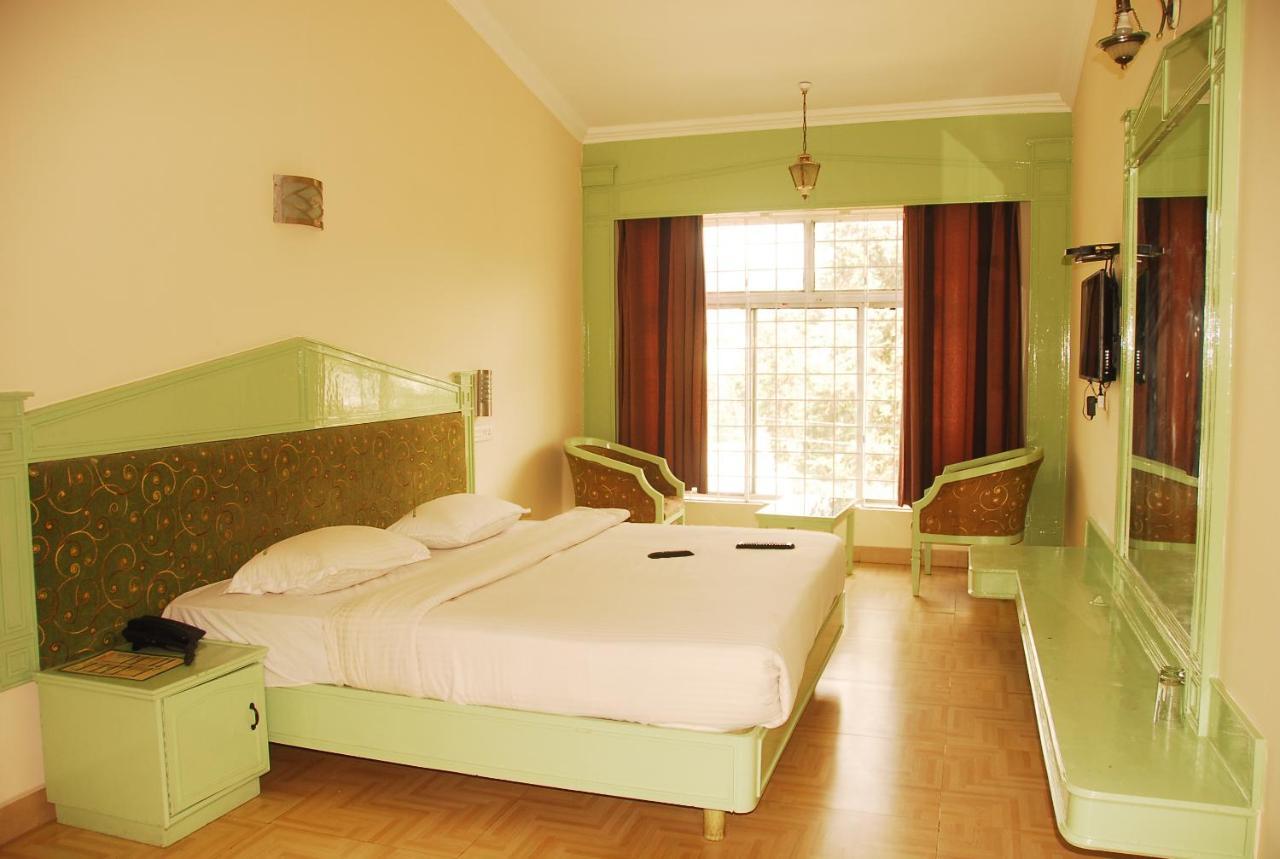 Hotel Sapphire Garden View Udagamandalam Exterior photo